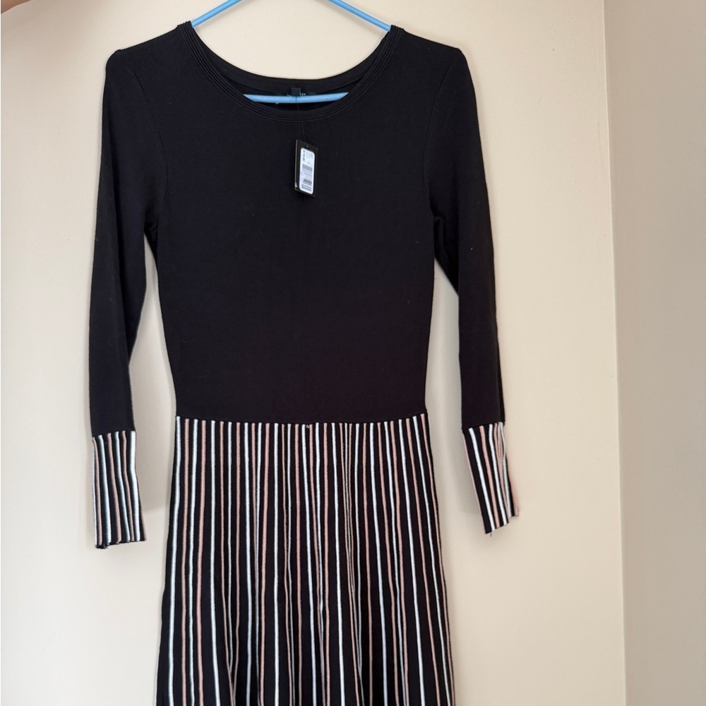 RW&CO Womens Knit Fit Flare Dress S Black Striped like new - Picture 2 of 8